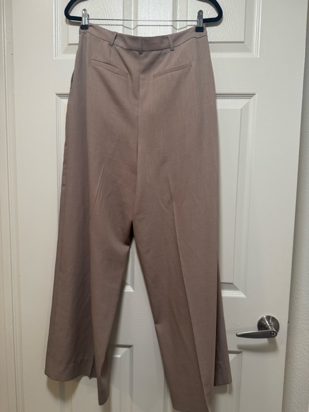 H&M Classic Wide-Leg Trousers in Light Taupe - Women - Picture 9 of 16
